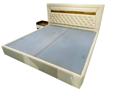 Wooden Queen Size Bed