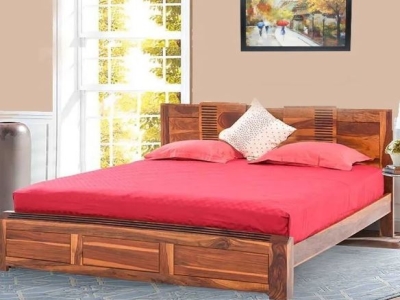 Royal Stephen King Bed