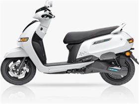 TVS White e Scooter iQube