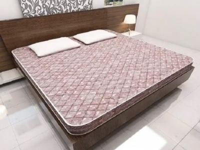 Double Bed Sleeping Mattress Queen Size