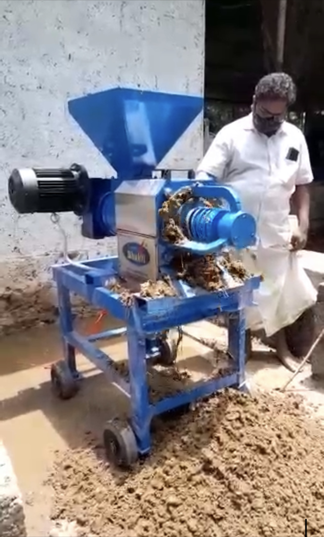 MINI COW DUNG DEWATERING MACHINE