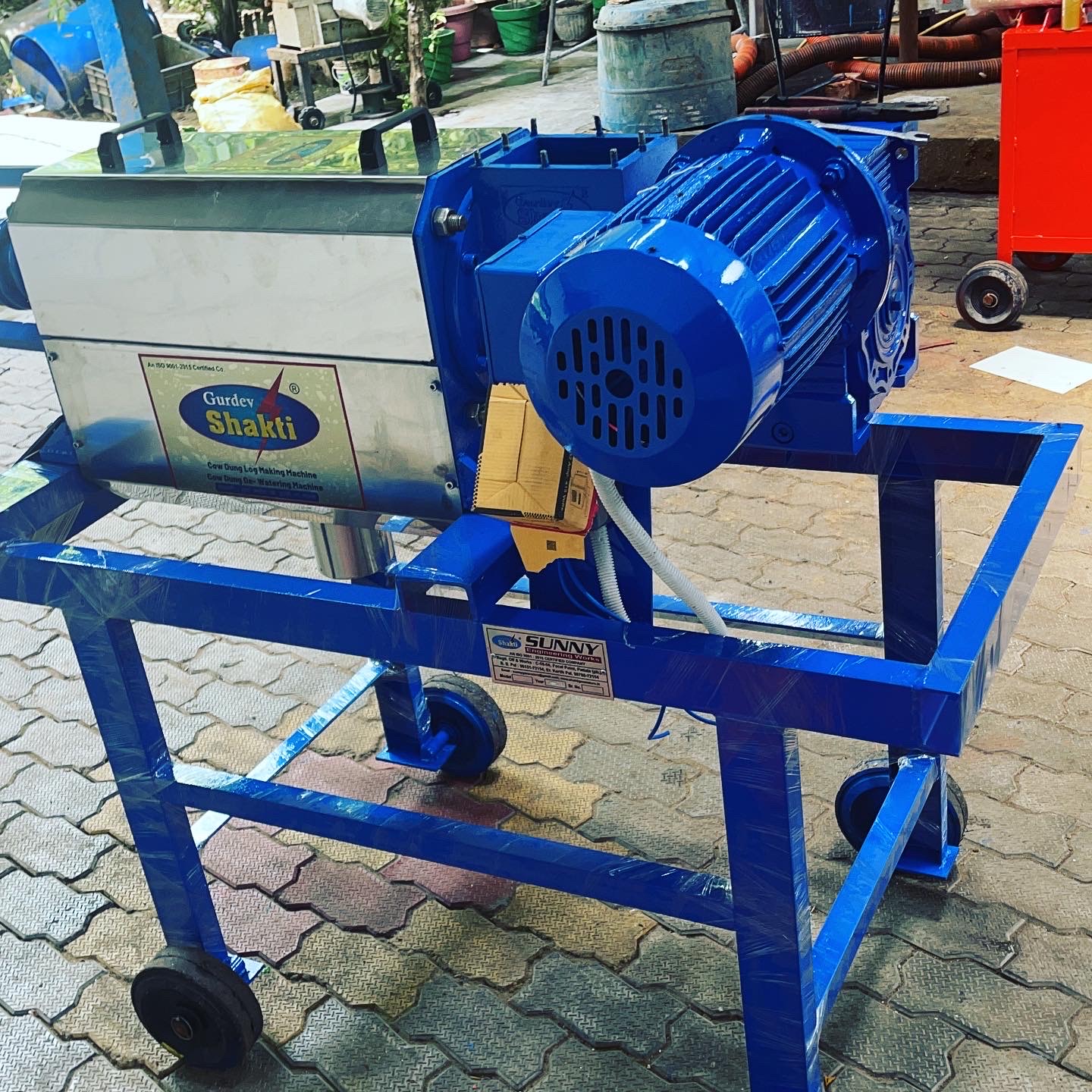 COW DUNG DEWATERING MACHINE