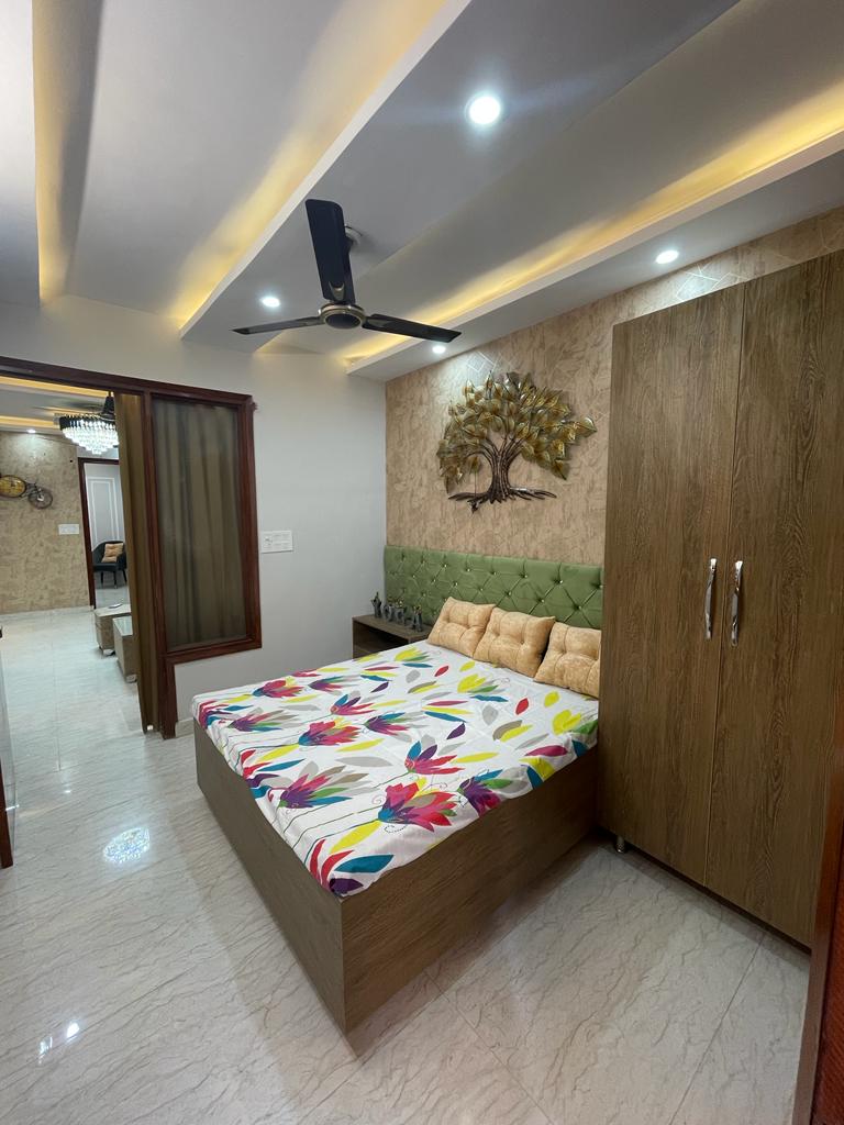 106 GAJ FLAT IN MOHAN GARDEN