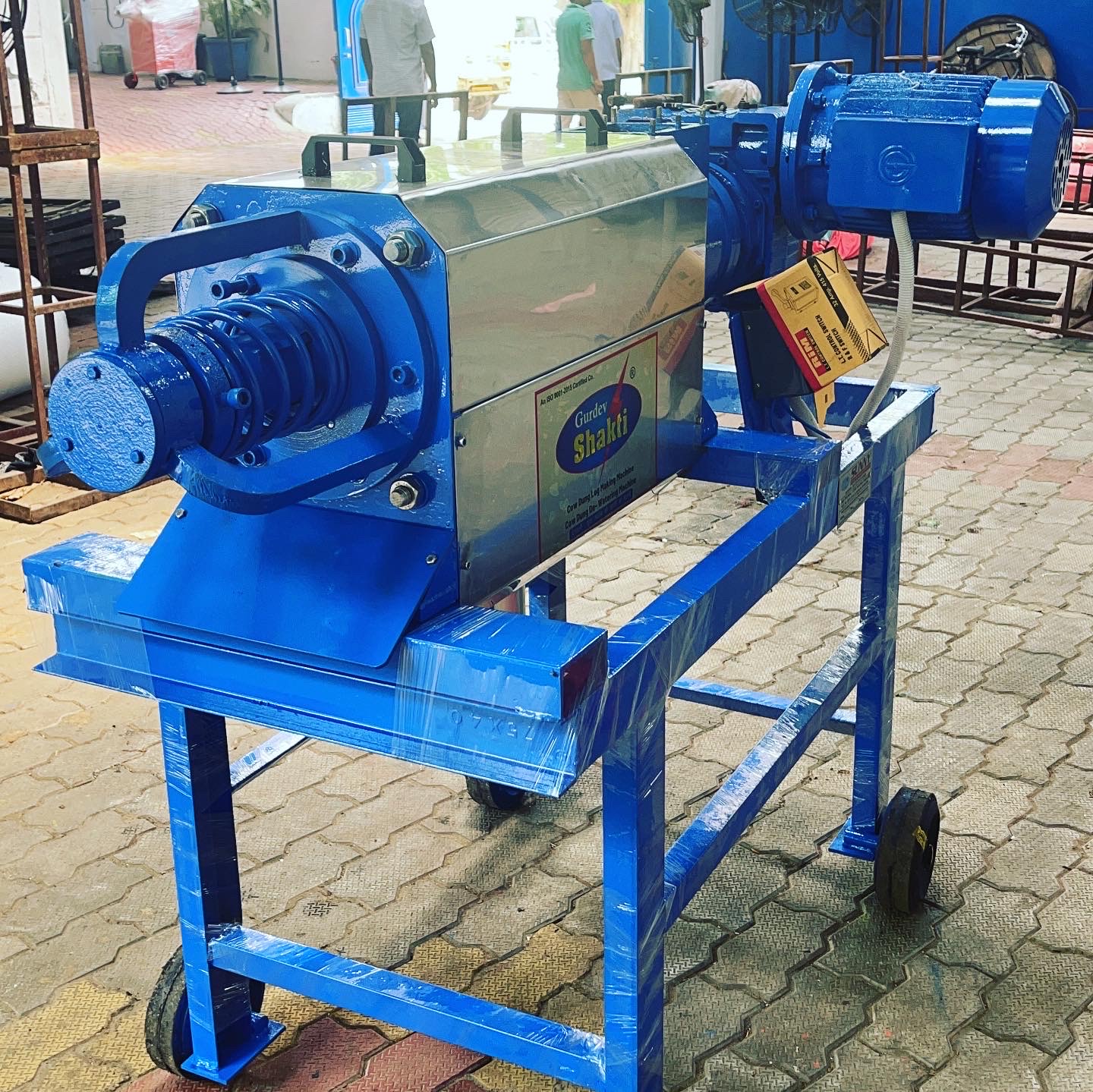 COW DUNG DEWATERING MACHINE