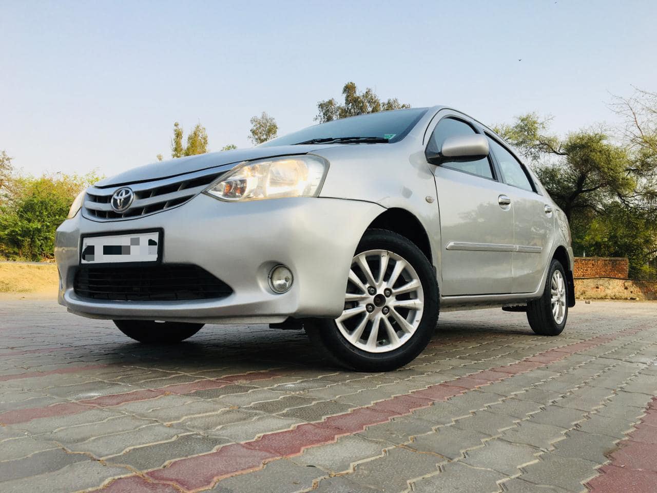 TOYOTA ETIOS V